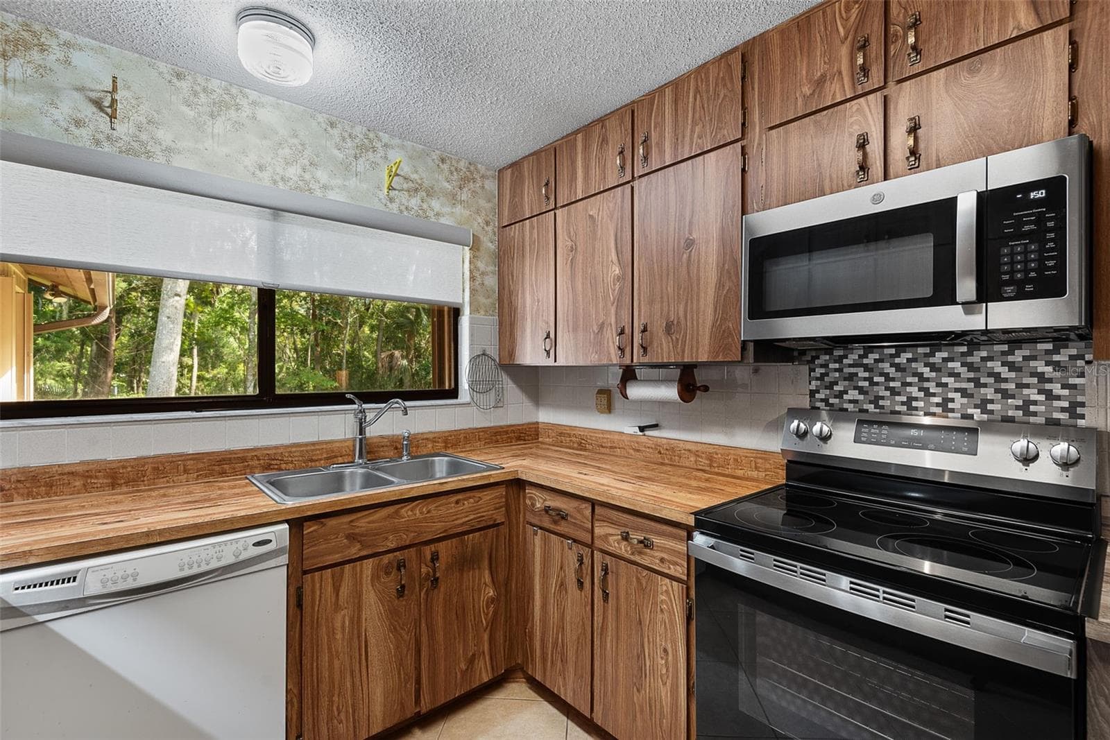 Single Family Residence at 75 TIMBERLAKE LN, ORMOND BEACH, photo 15 of 46