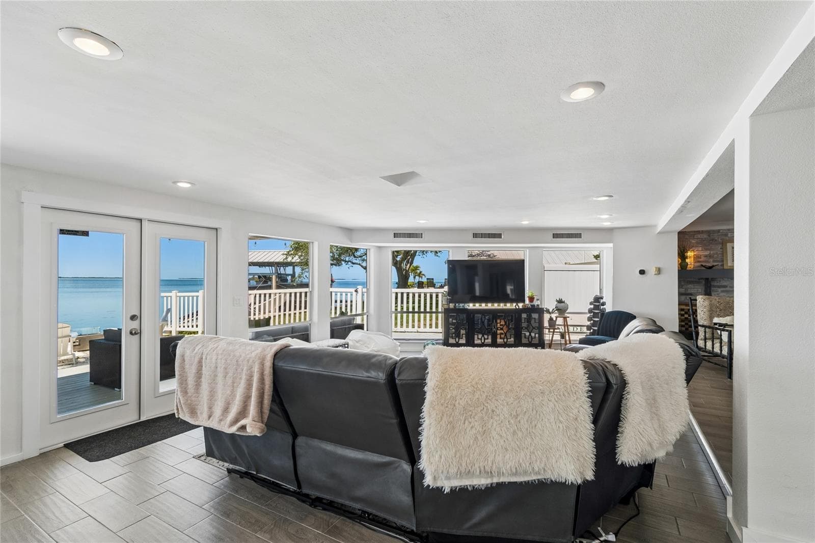 Single Family Residence at 104 KLOSTERMAN RD W, PALM HARBOR, photo 20 of 58