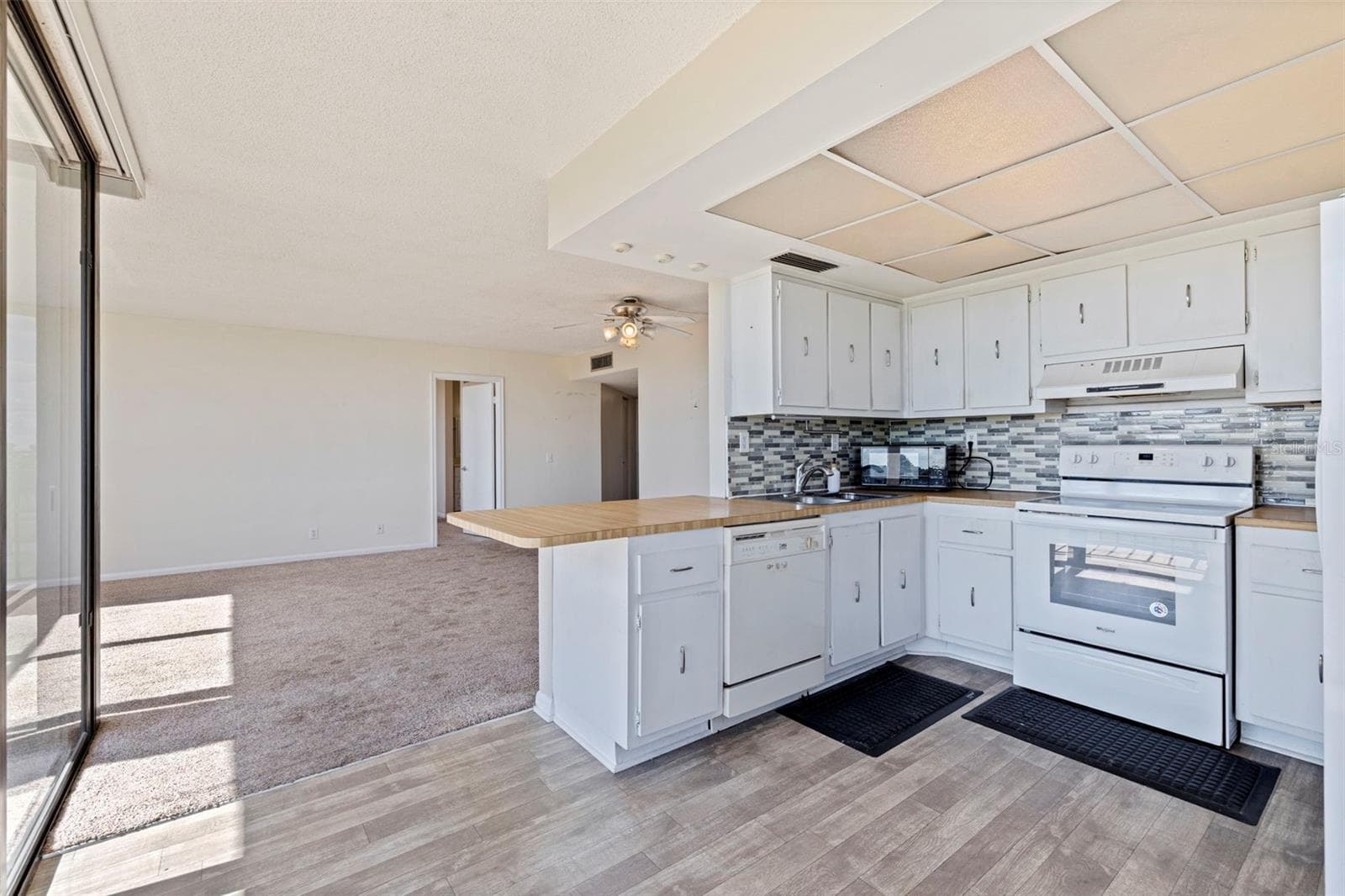 Condominium at 6210 SUN BLVD #408, ST PETERSBURG, photo 8 of 21