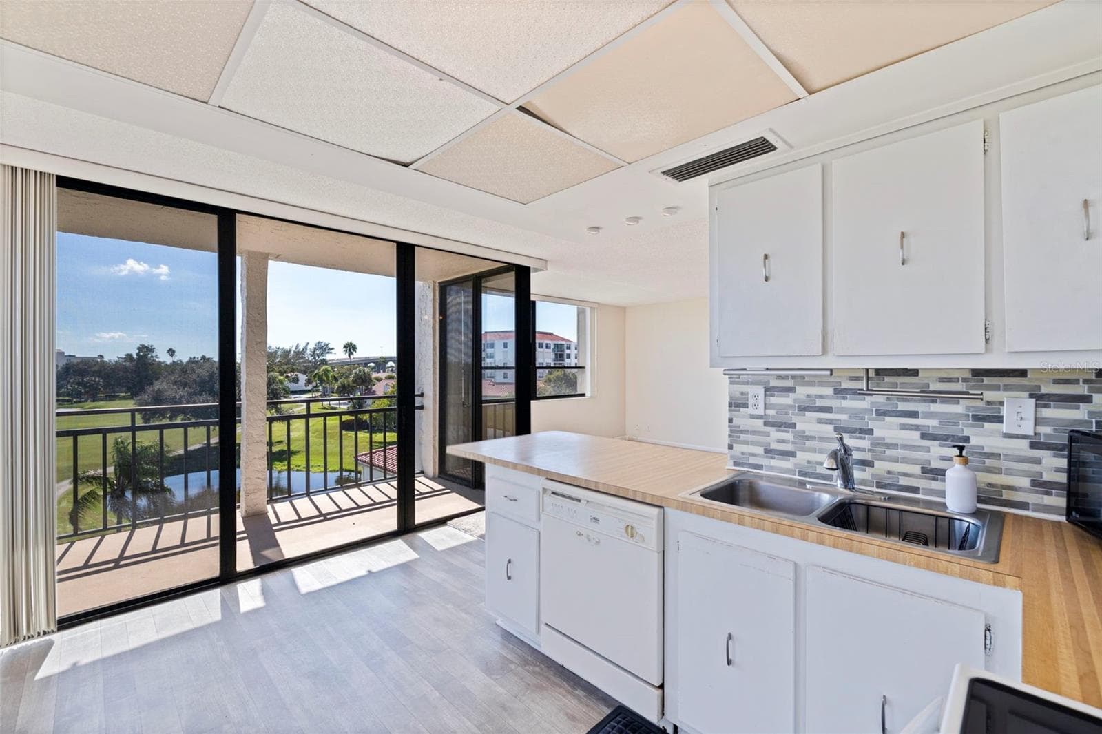 Condominium at 6210 SUN BLVD #408, ST PETERSBURG, photo 10 of 21