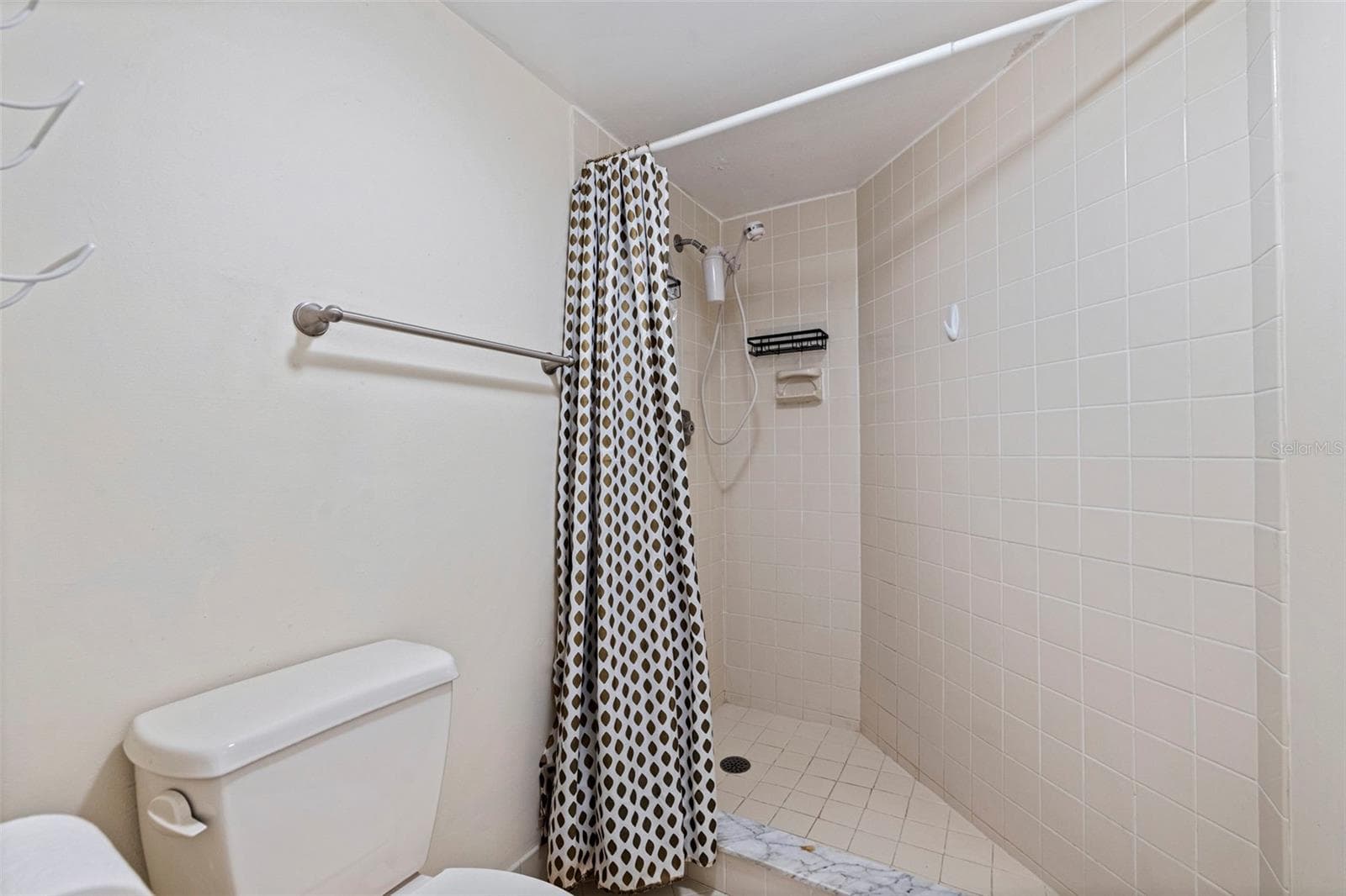 Condominium at 6210 SUN BLVD #408, ST PETERSBURG, photo 14 of 21