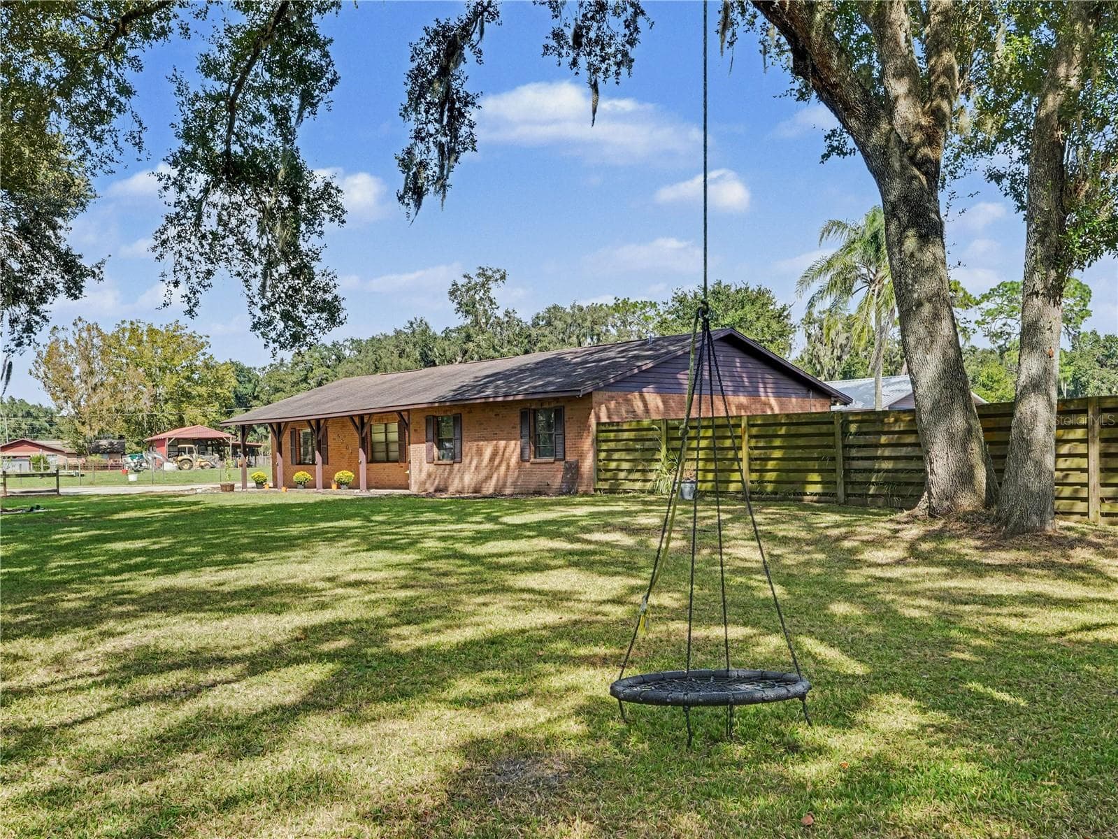 Single Family Residence at 9001 SCALES RD, LAKELAND, photo 2 of 30
