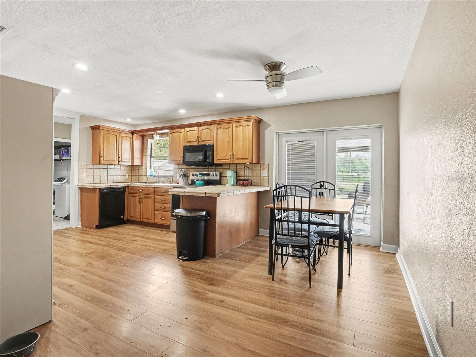 Single Family Residence at 9001 SCALES RD, LAKELAND, photo 7 of 30