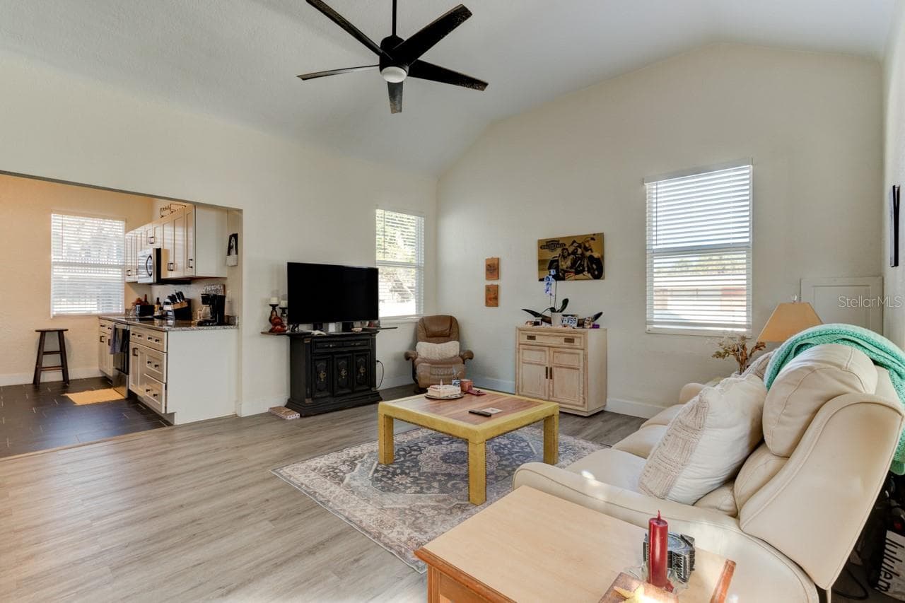 Single Family Residence at 110 S HOLLYWOOD AVE, DAYTONA BEACH, photo 10 of 28