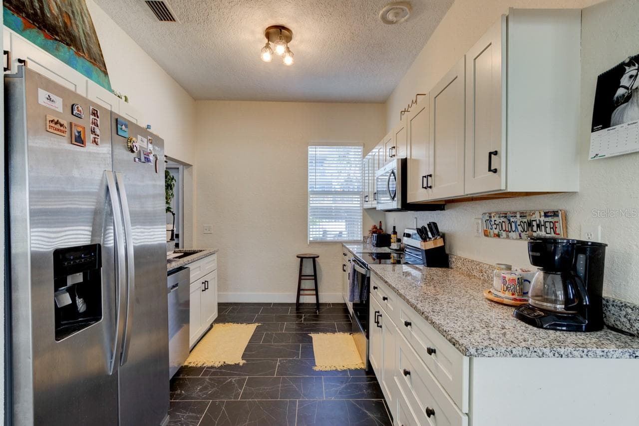Single Family Residence at 110 S HOLLYWOOD AVE, DAYTONA BEACH, photo 11 of 28