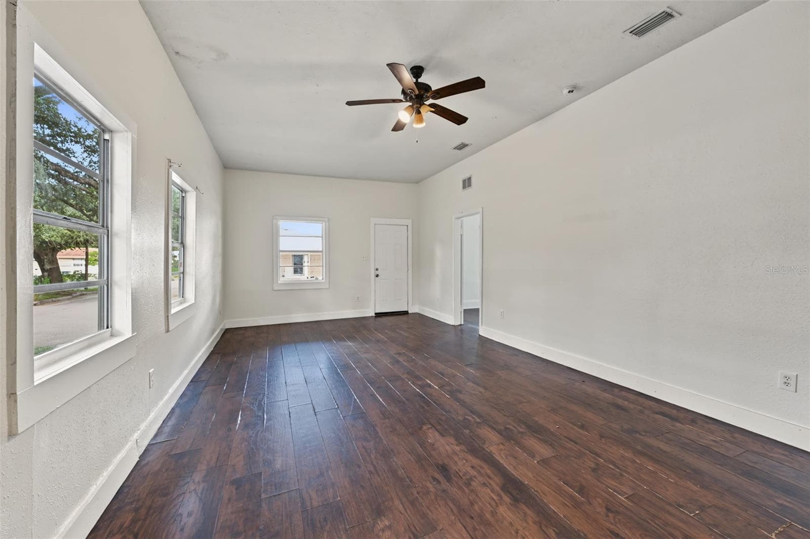 Single Family Residence at 1301 E 18TH AVE, TAMPA, photo 2 of 28