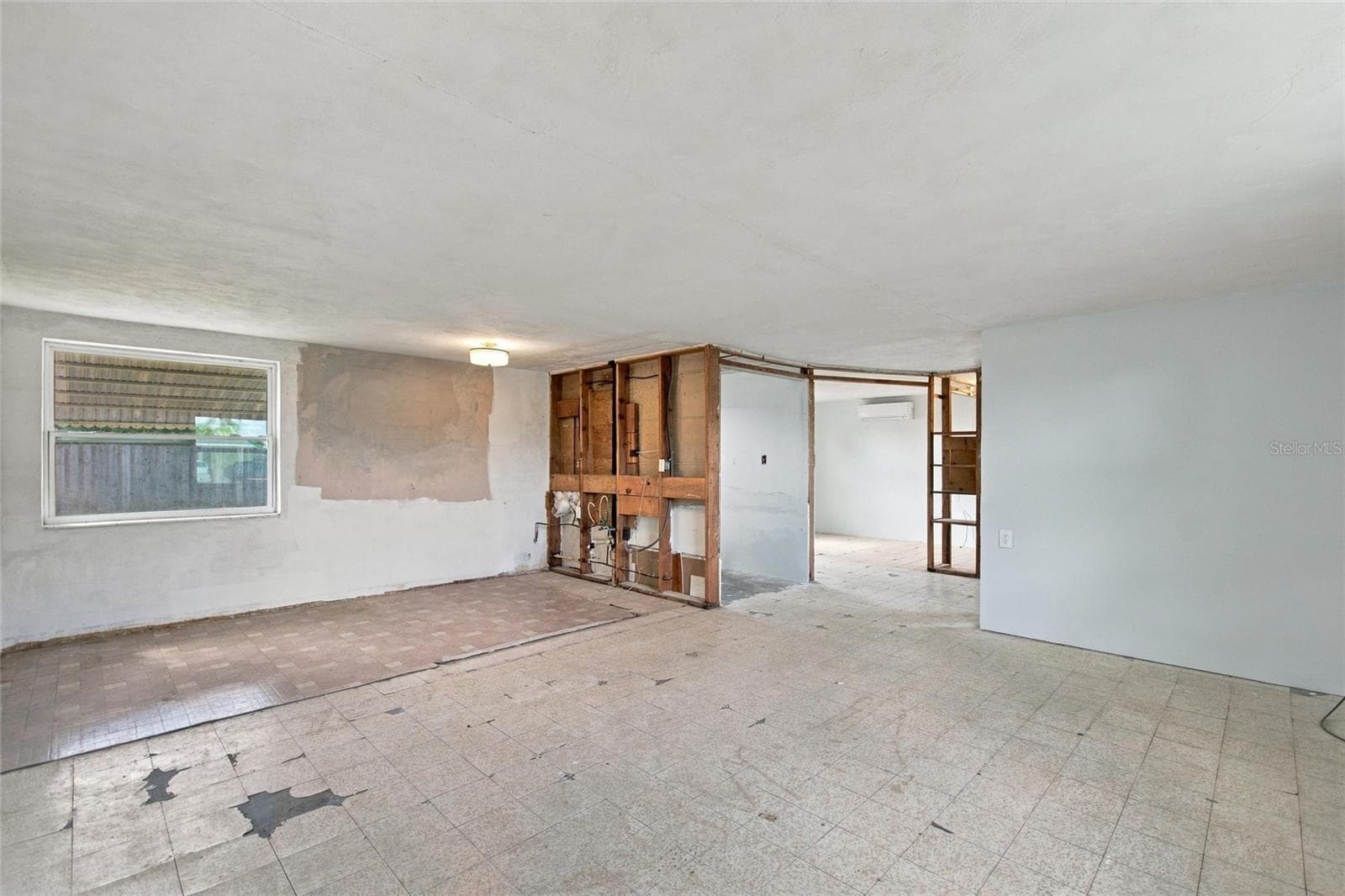 Single Family Residence at 1141 KEHOSEE LN, ENGLEWOOD, photo 6 of 19