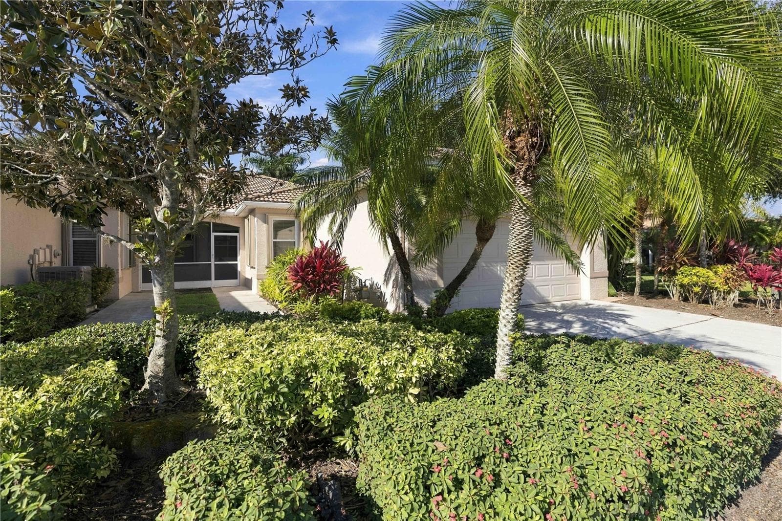 Villa at 8216 ASHFORD FALLS CT, SARASOTA, photo 2 of 27