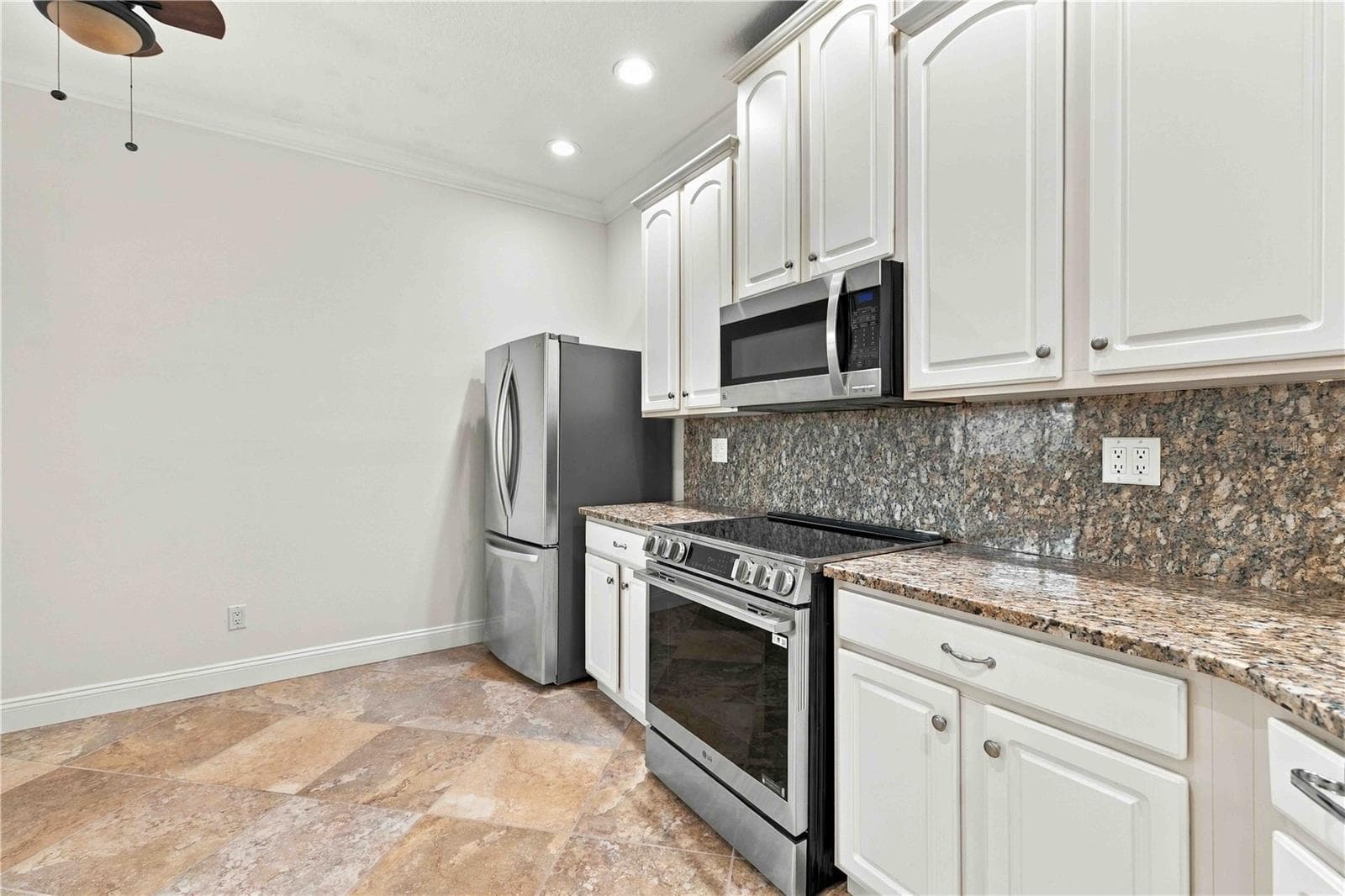 Villa at 8216 ASHFORD FALLS CT, SARASOTA, photo 11 of 27