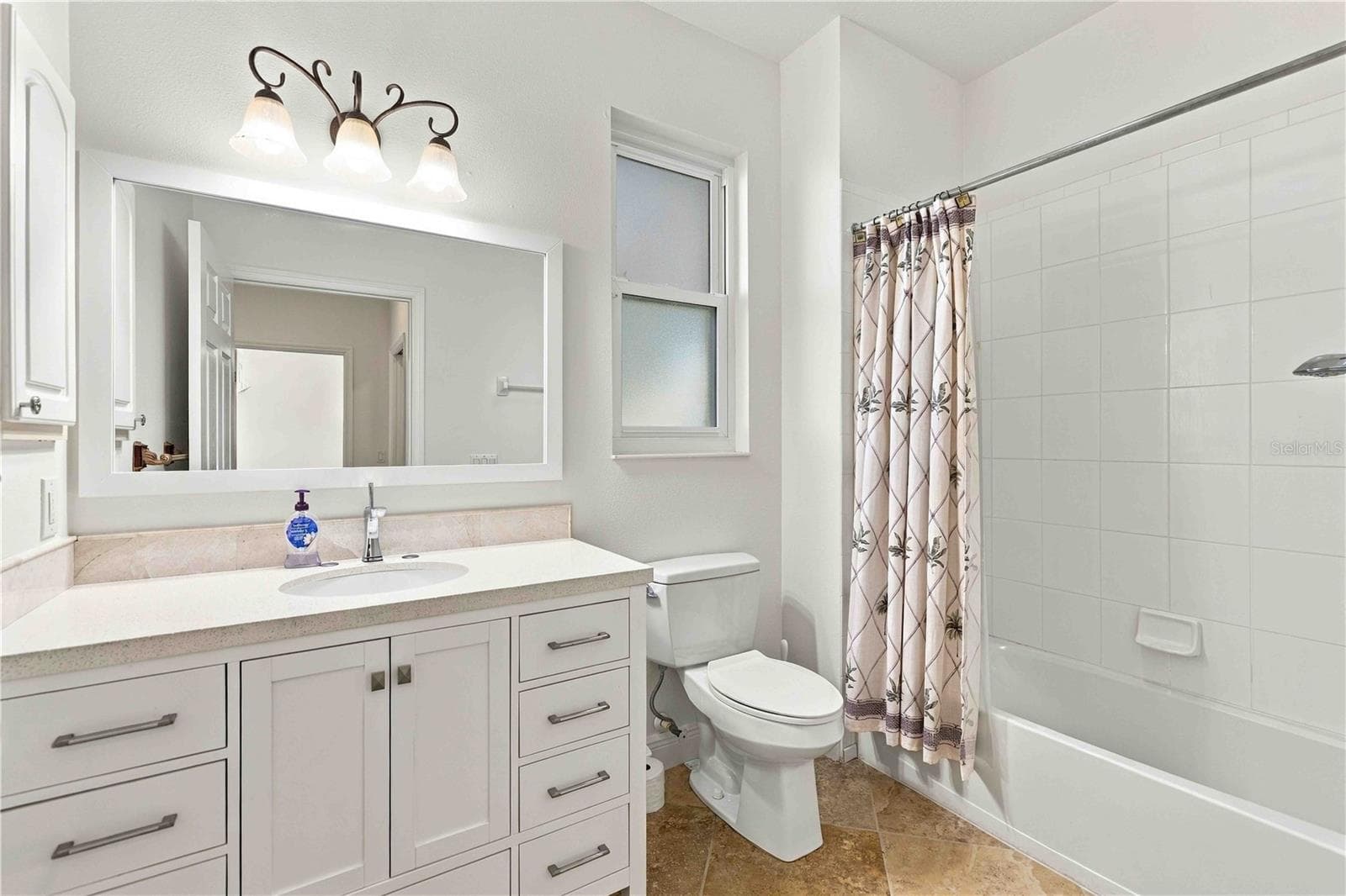 Bath 2 - 8216 ASHFORD FALLS CT, SARASOTA