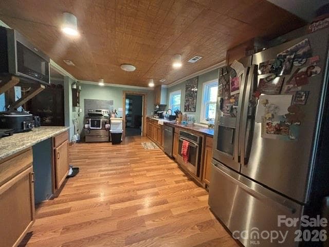 Spacious kitchen - 107 Piedmont Road, Belmont