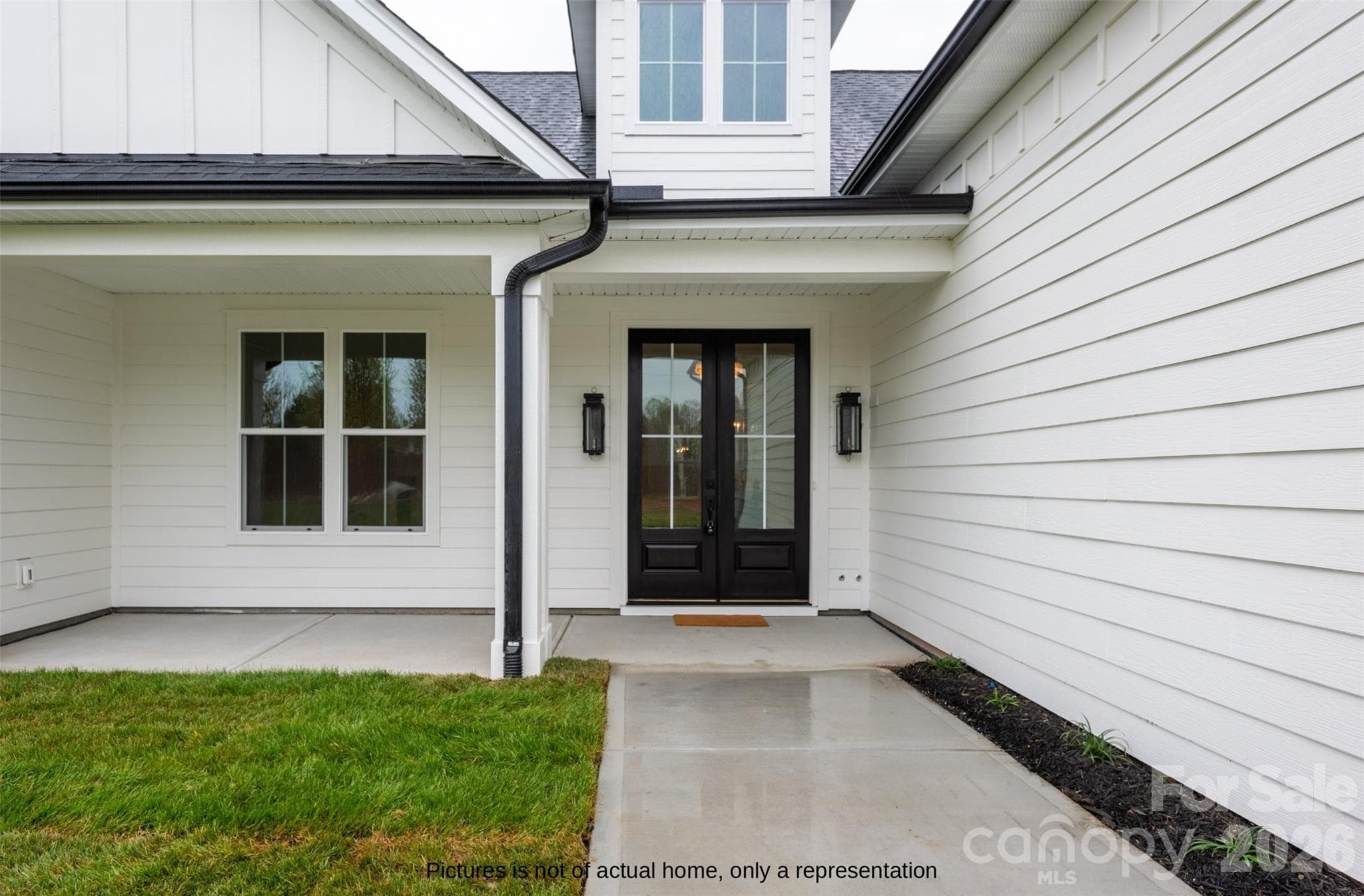 Single Family Residence at 104 Hickory Hill Road, Mooresville, photo 2 of 37