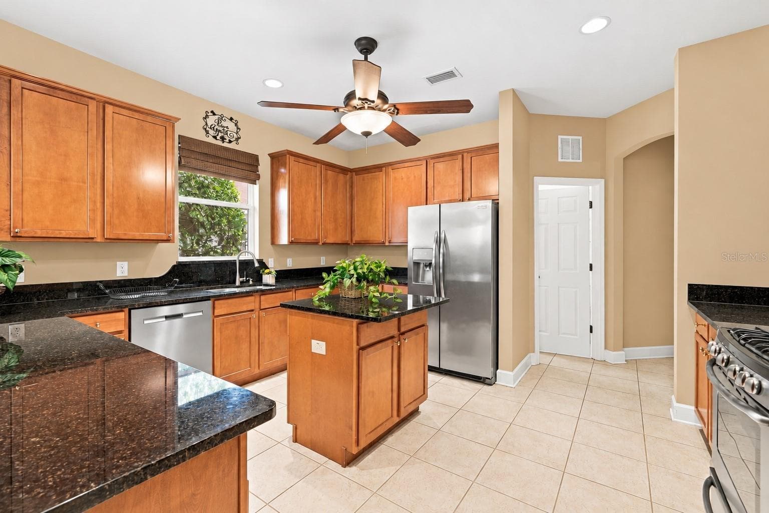 KITCHEN - 1609 VICTORIA GARDENS DR, DELAND