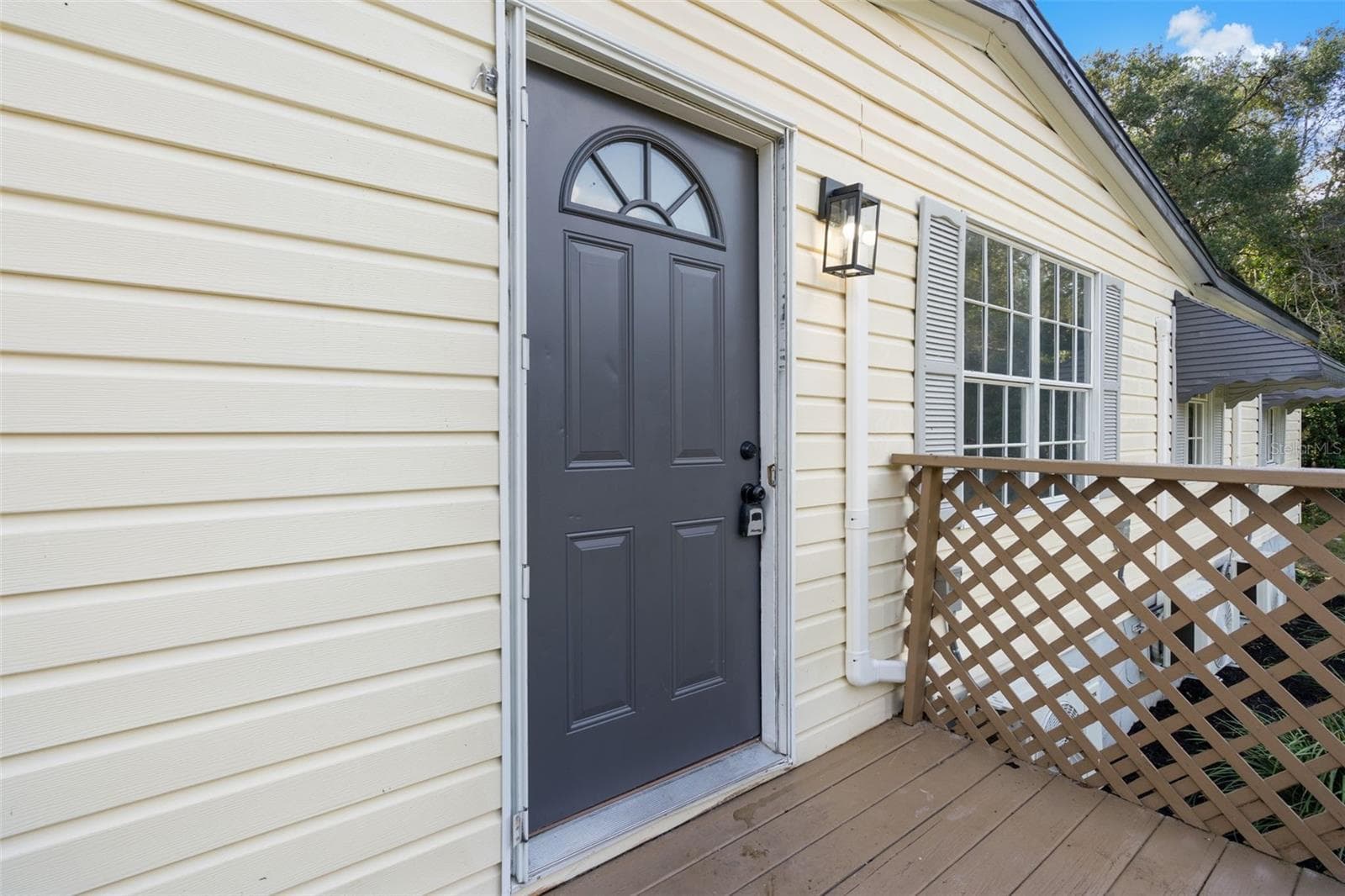 Manufactured Home at 18446 EDGEWOOD DR, SPRING HILL, photo 5 of 76
