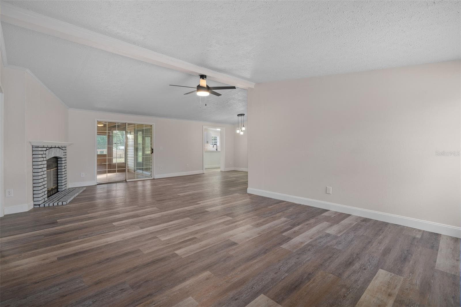 Manufactured Home at 18446 EDGEWOOD DR, SPRING HILL, photo 6 of 76