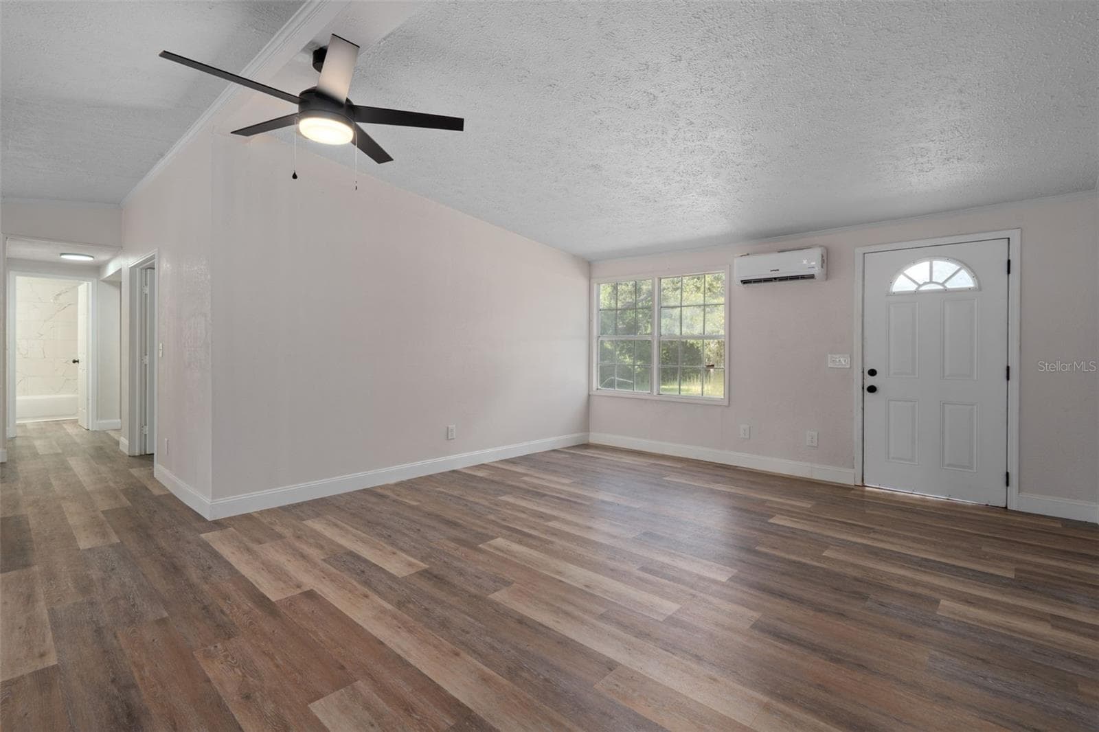 Manufactured Home at 18446 EDGEWOOD DR, SPRING HILL, photo 8 of 76