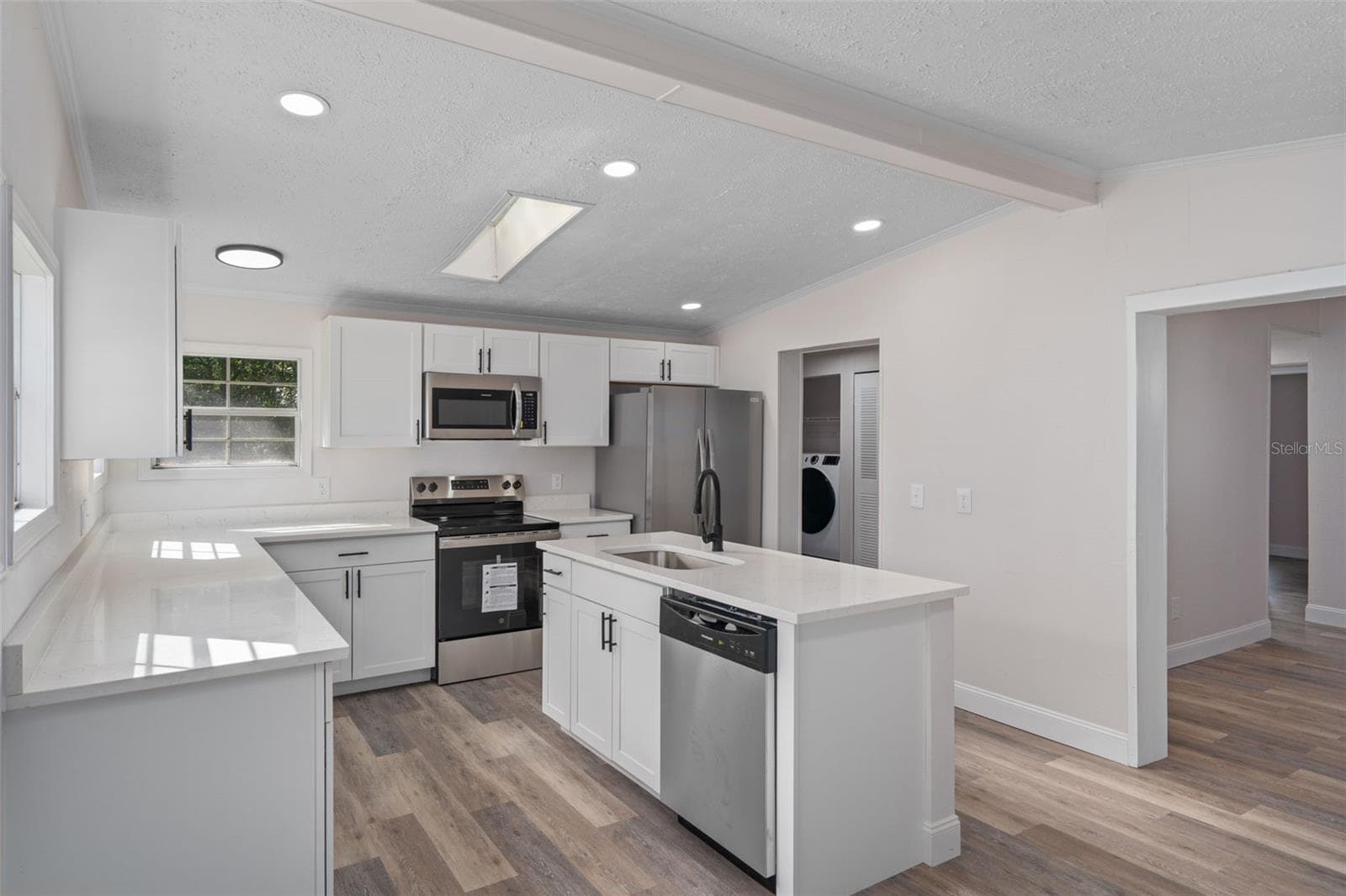 Manufactured Home at 18446 EDGEWOOD DR, SPRING HILL, photo 19 of 76