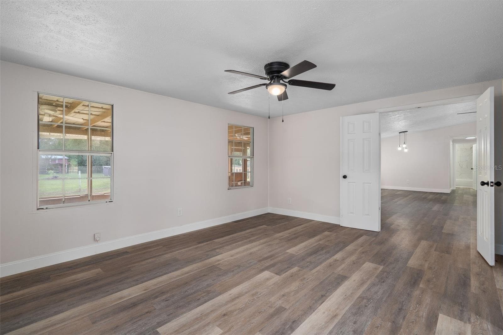 Manufactured Home at 18446 EDGEWOOD DR, SPRING HILL, photo 29 of 76