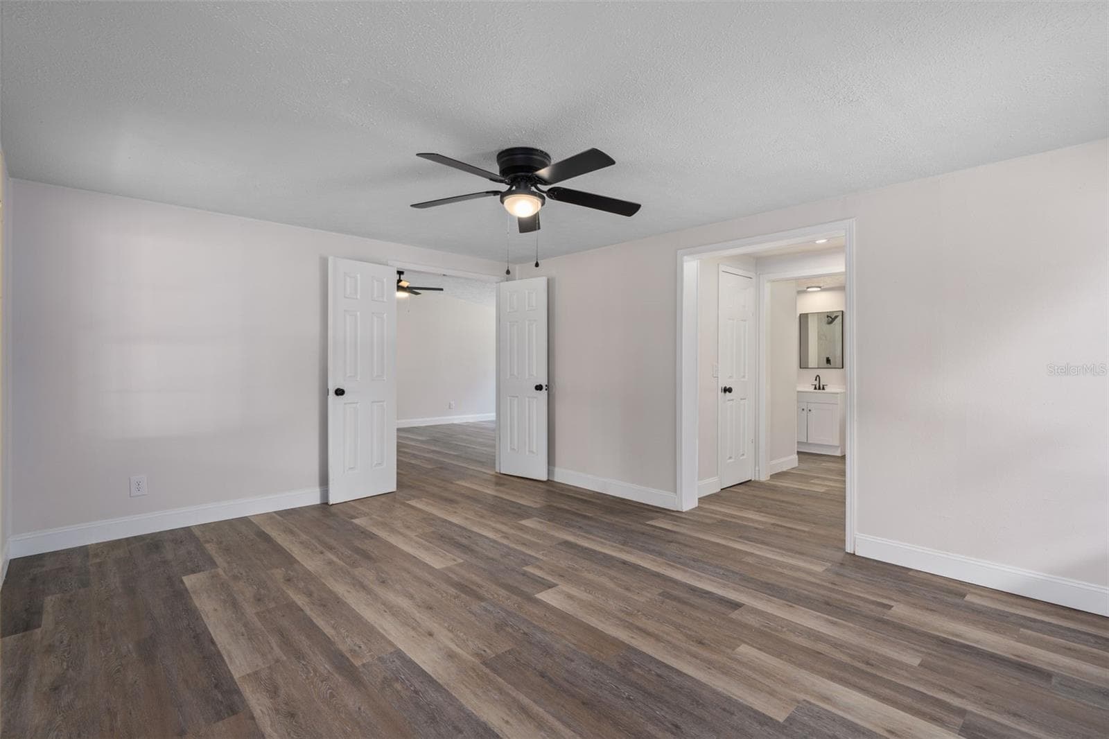 Manufactured Home at 18446 EDGEWOOD DR, SPRING HILL, photo 30 of 76