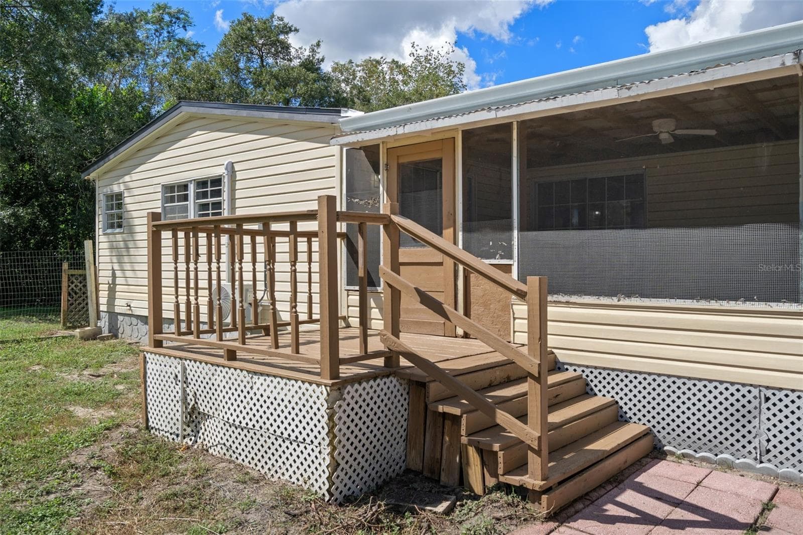 Manufactured Home at 18446 EDGEWOOD DR, SPRING HILL, photo 47 of 76