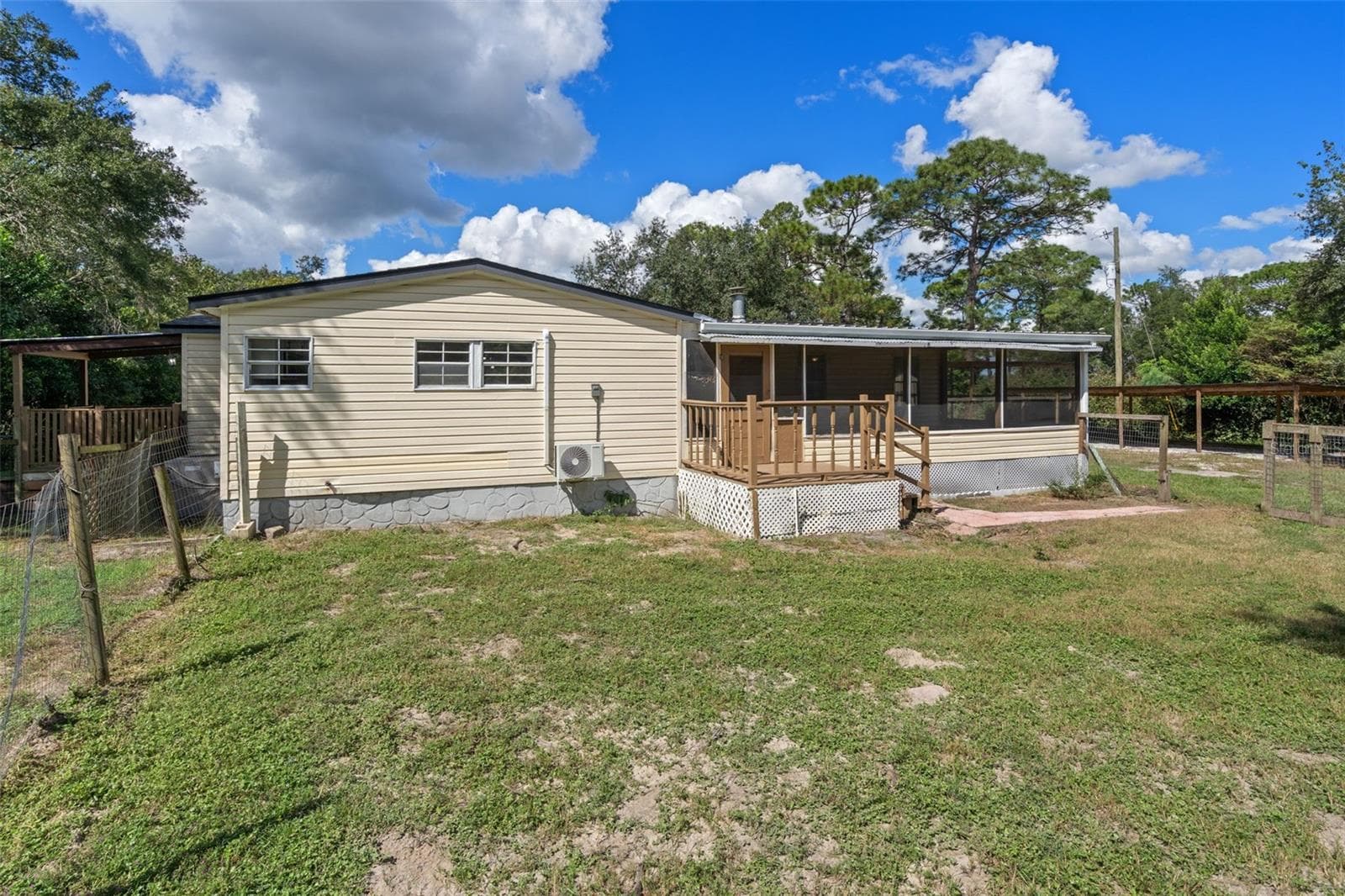 Manufactured Home at 18446 EDGEWOOD DR, SPRING HILL, photo 49 of 76