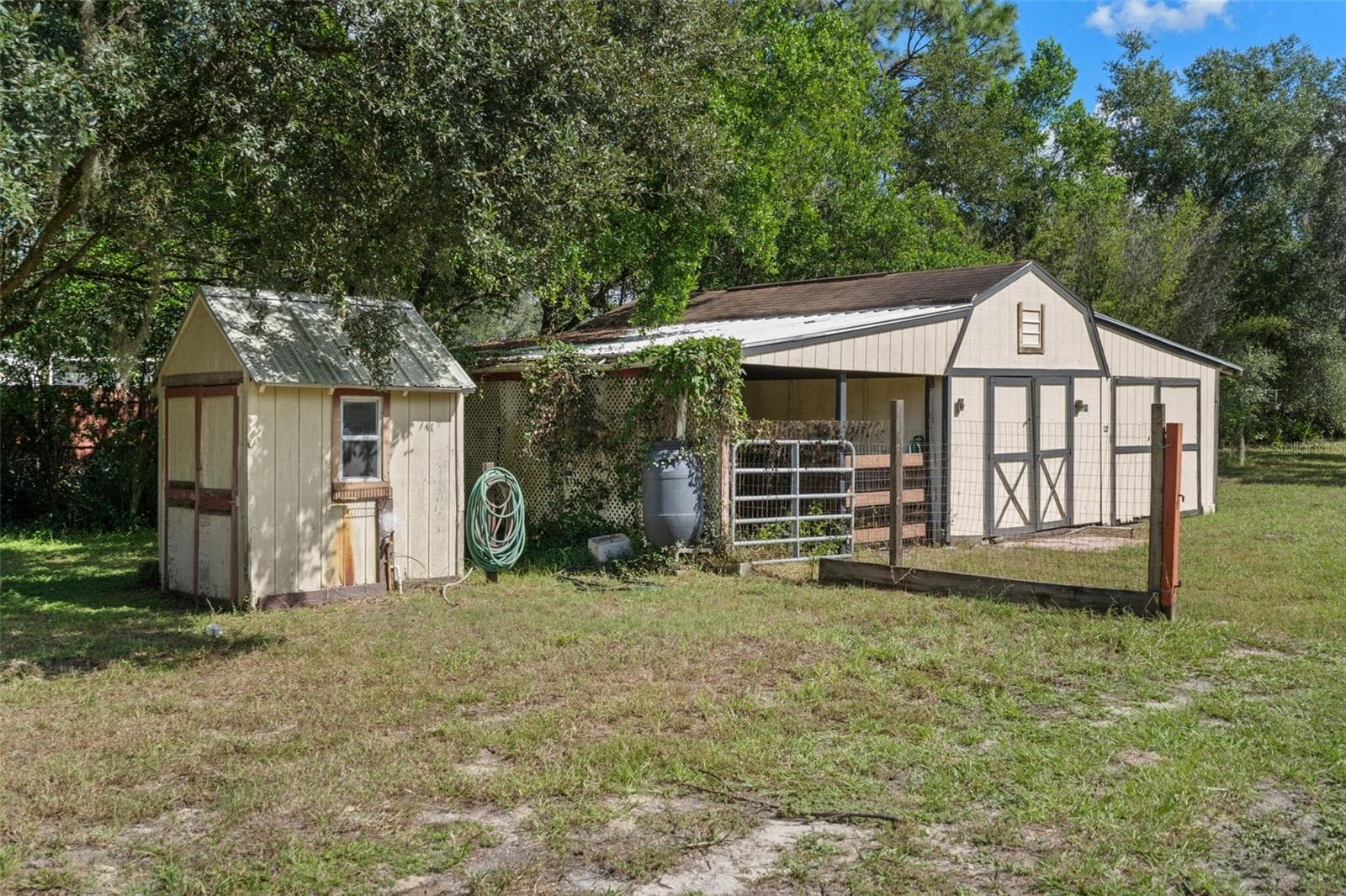 Manufactured Home at 18446 EDGEWOOD DR, SPRING HILL, photo 54 of 76