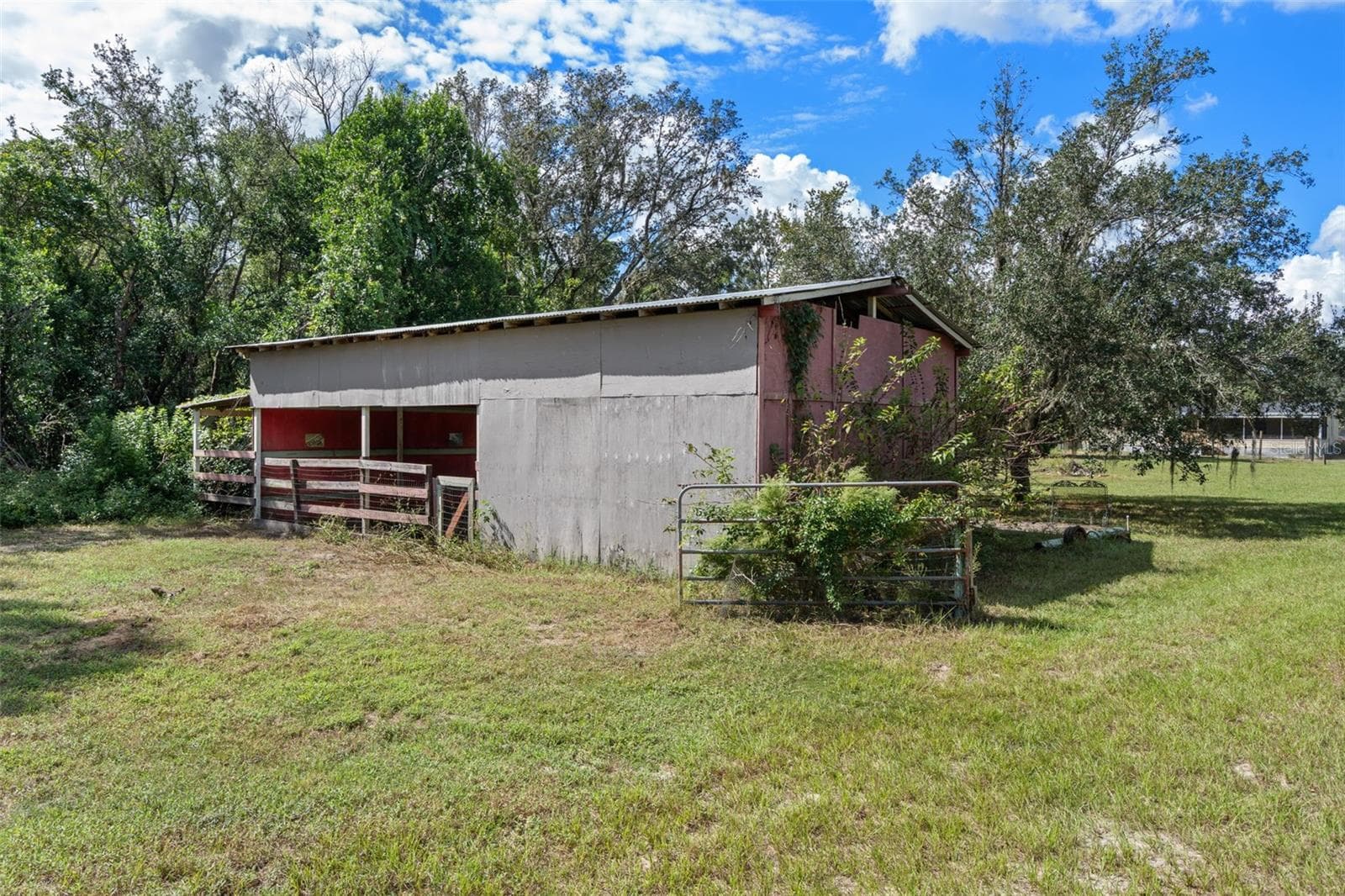 Manufactured Home at 18446 EDGEWOOD DR, SPRING HILL, photo 67 of 76
