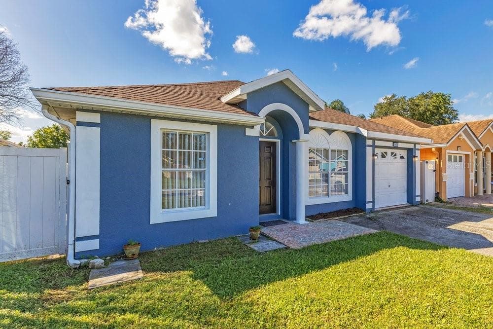 Single Family Residence at 7422 HOLLOW RIDGE CIR, ORLANDO, photo 2 of 27