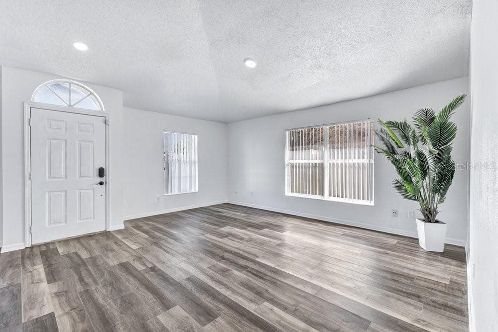 Single Family Residence at 7422 HOLLOW RIDGE CIR, ORLANDO, photo 4 of 27