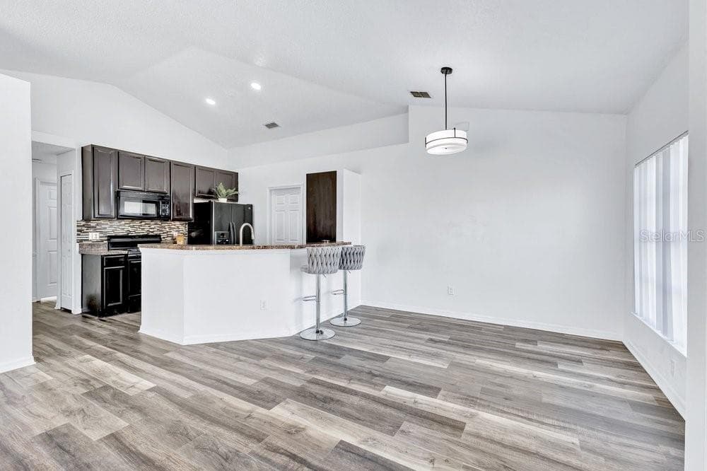 Single Family Residence at 7422 HOLLOW RIDGE CIR, ORLANDO, photo 5 of 27