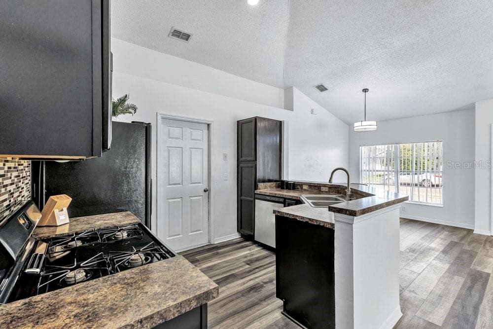 Single Family Residence at 7422 HOLLOW RIDGE CIR, ORLANDO, photo 7 of 27