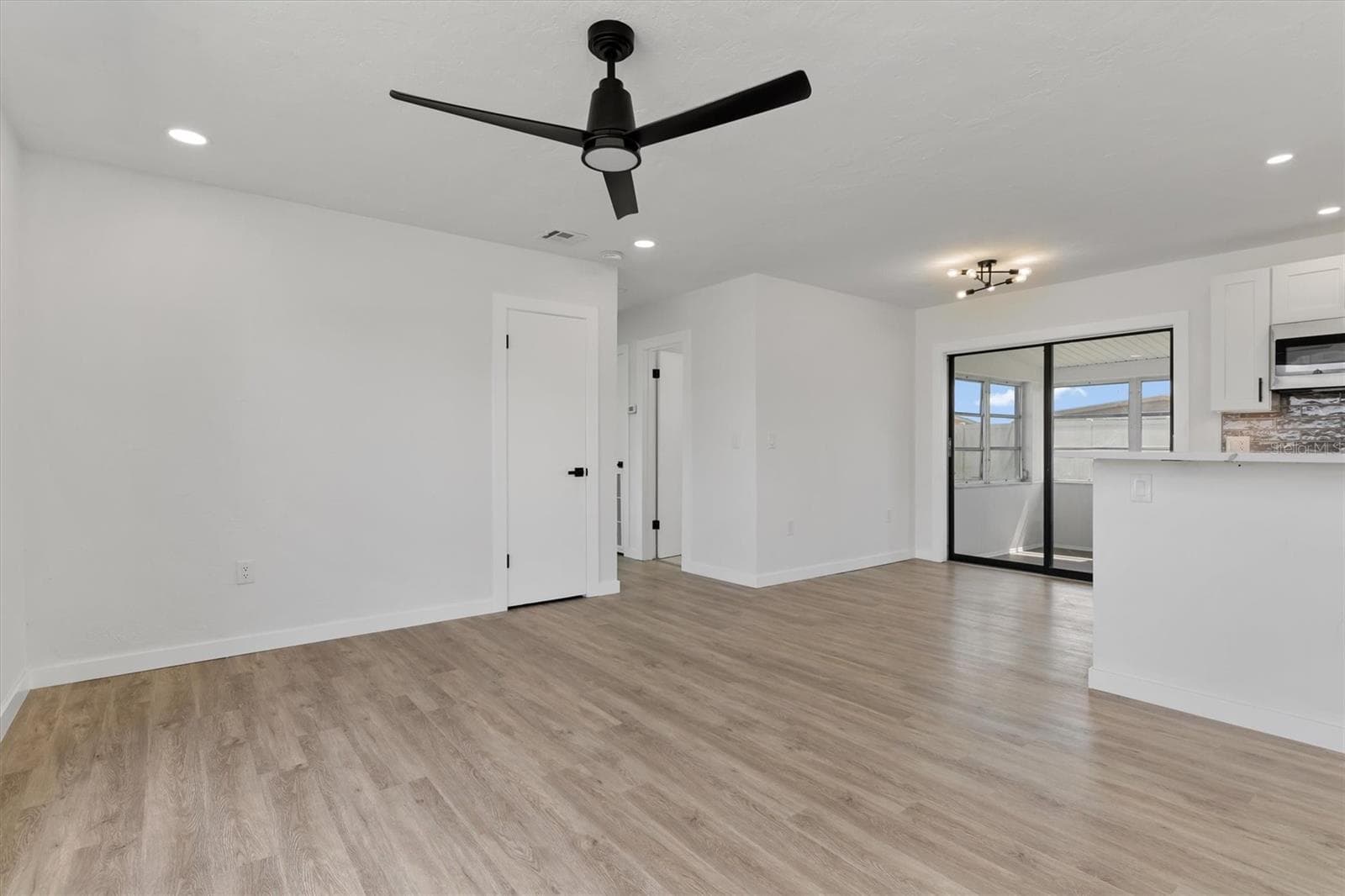 Single Family Residence at 21435 GLENDALE AVE, PORT CHARLOTTE, photo 5 of 38