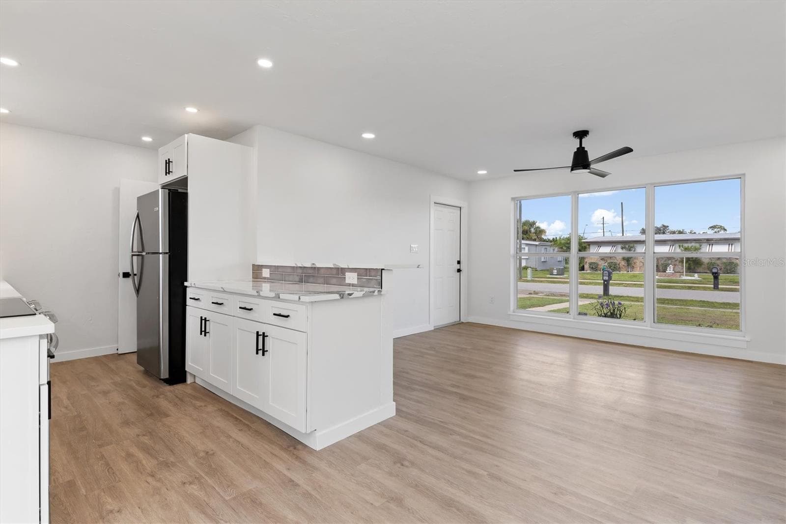 Single Family Residence at 21435 GLENDALE AVE, PORT CHARLOTTE, photo 14 of 38