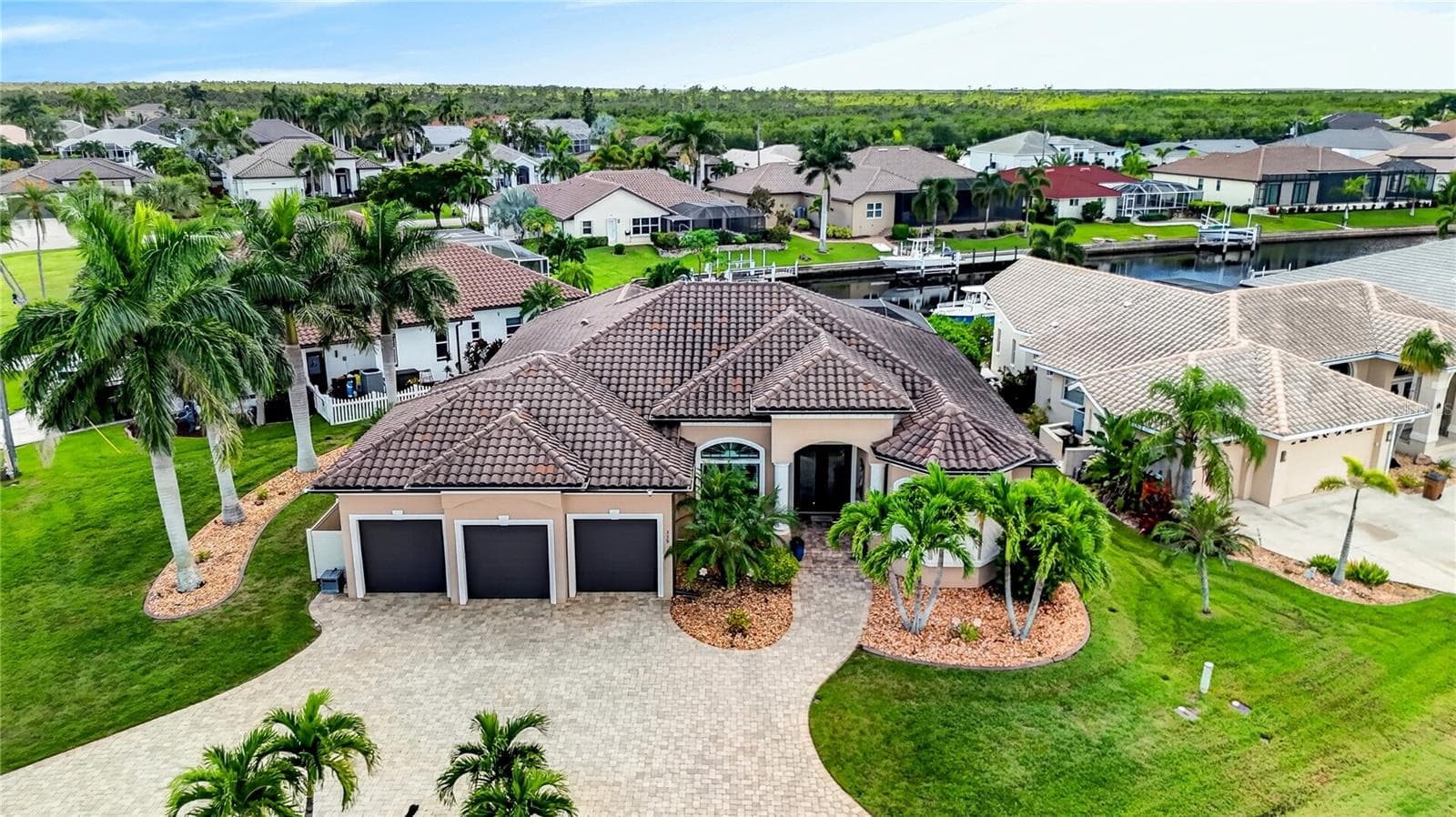Single Family Residence at 325 SEGOVIA DR, PUNTA GORDA, photo 105 of 109