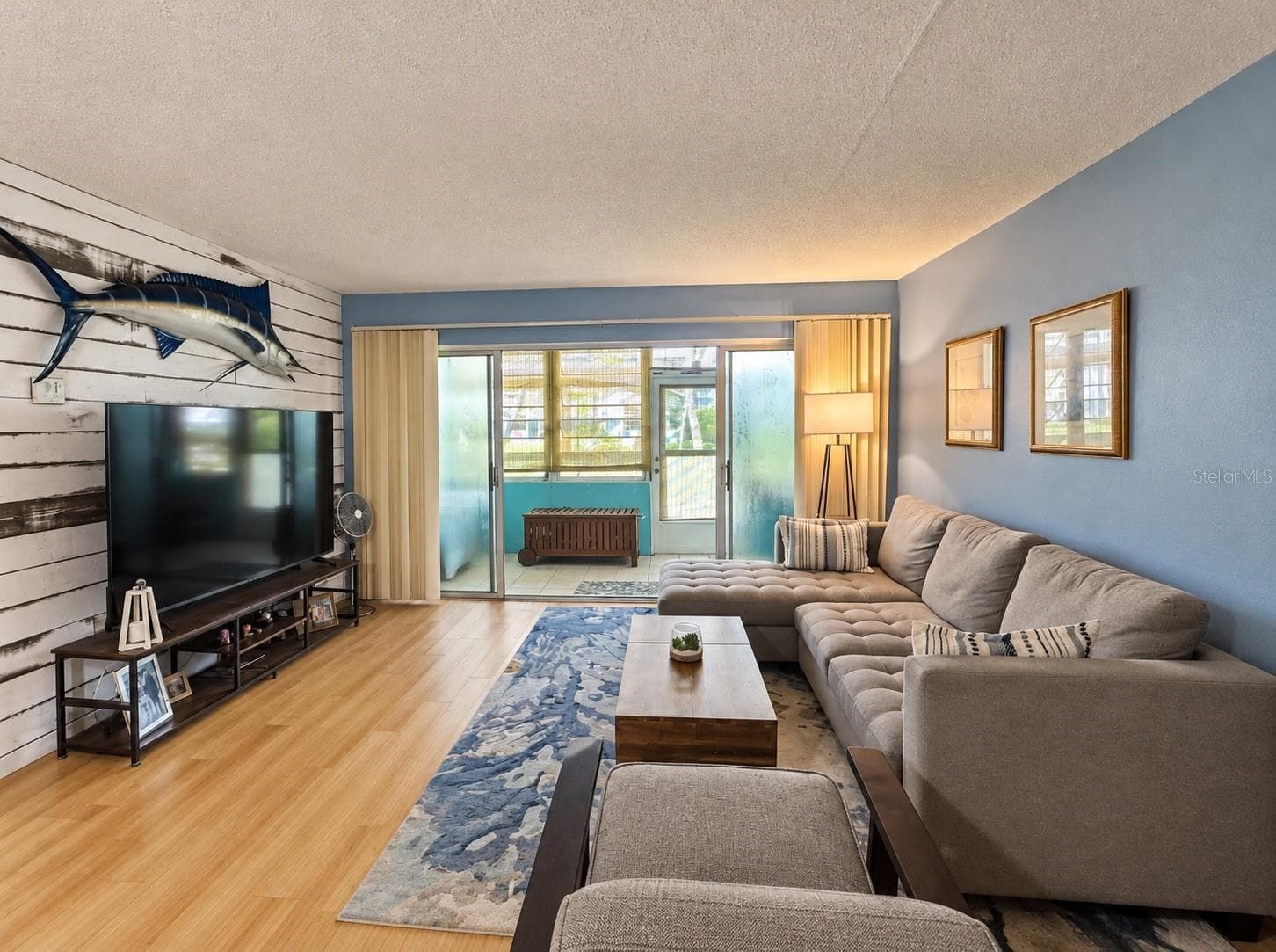 Living room - 2437 HARBOR BLVD #110, PORT CHARLOTTE