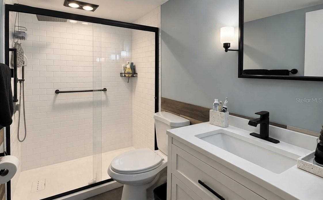 Bathroom #1 - 2437 HARBOR BLVD #110, PORT CHARLOTTE