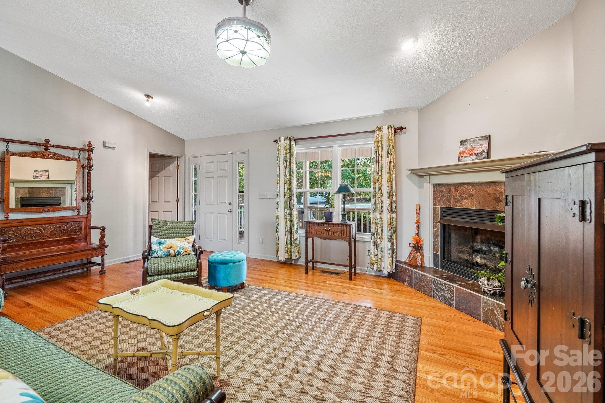 Living Room - 499 Flint Hill Road, Alexander