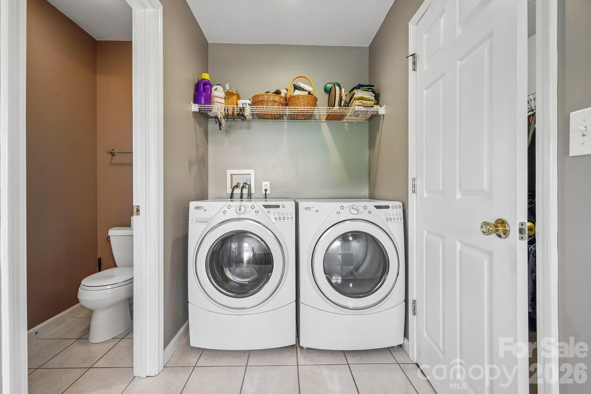 Washer/Dryer in Main Bath - 499 Flint Hill Road, Alexander