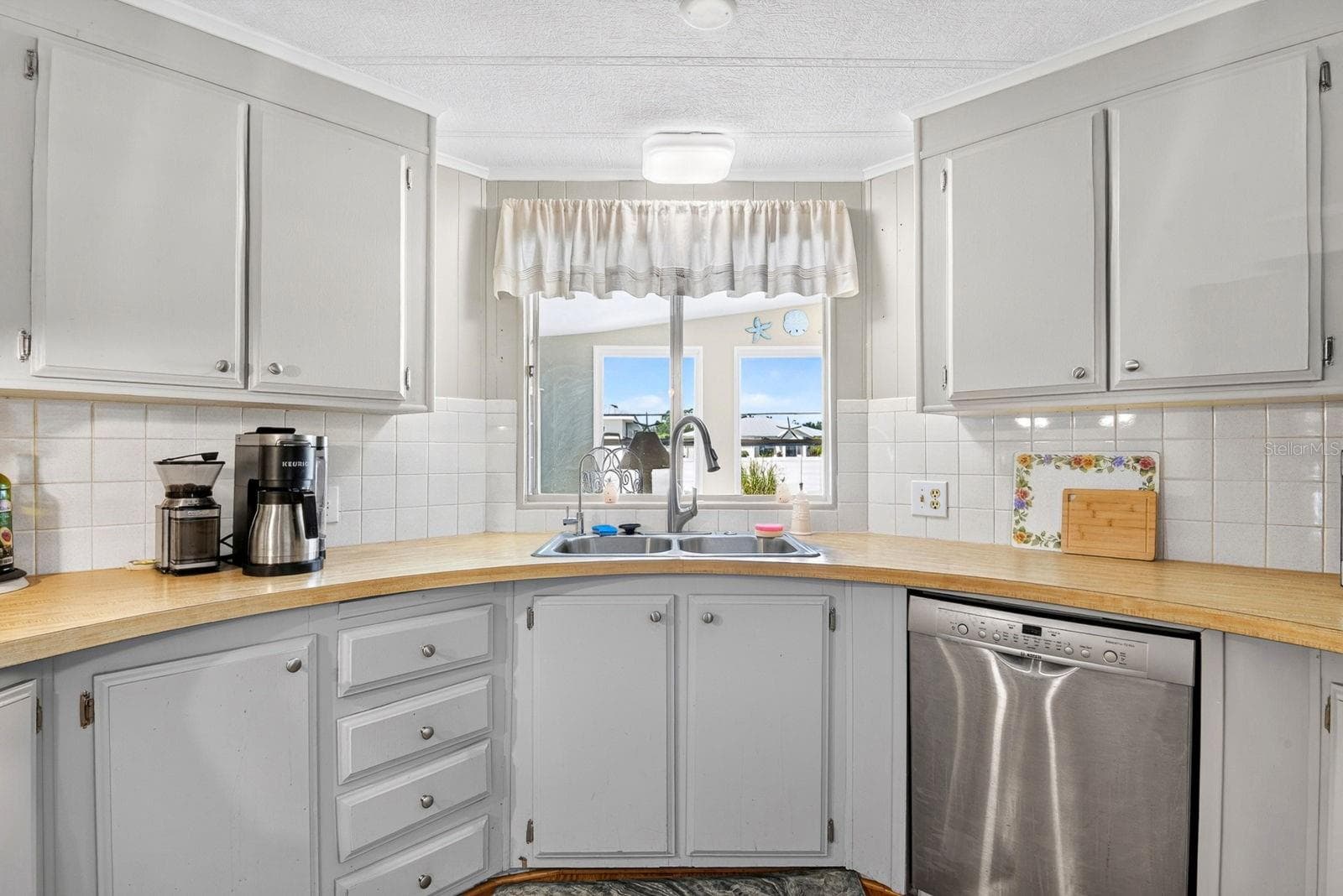 Nice size kitchen - 2107 PALMA SOLA BLVD #12, BRADENTON