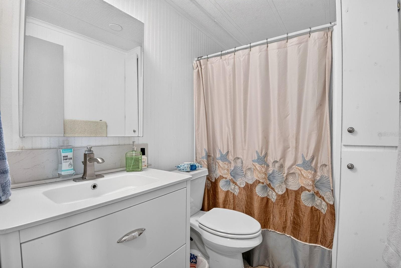 Guest Bathroom - 2107 PALMA SOLA BLVD #12, BRADENTON