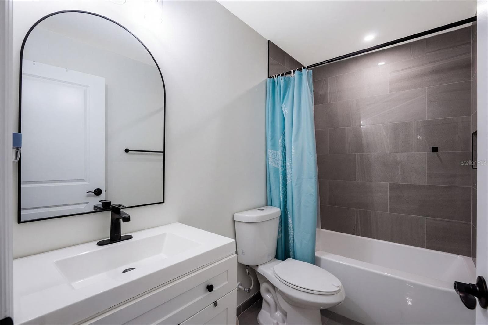 Single Family Residence at 1710 HOLLY BLVD, DELAND, photo 15 of 20