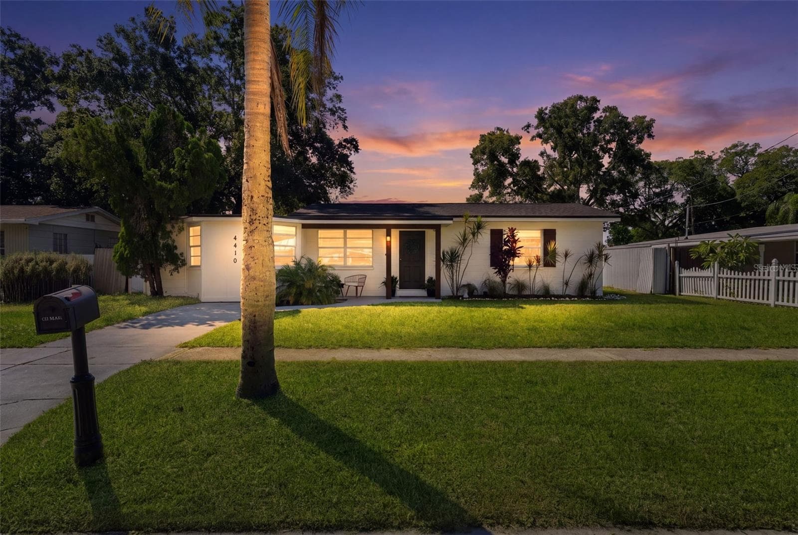 Single Family Residence at 4410 W IOWA AVE, TAMPA, photo 2 of 27