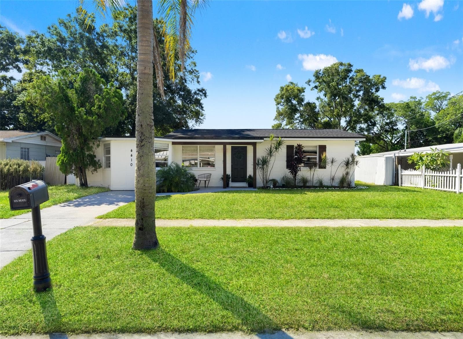 Single Family Residence at 4410 W IOWA AVE, TAMPA, photo 3 of 27