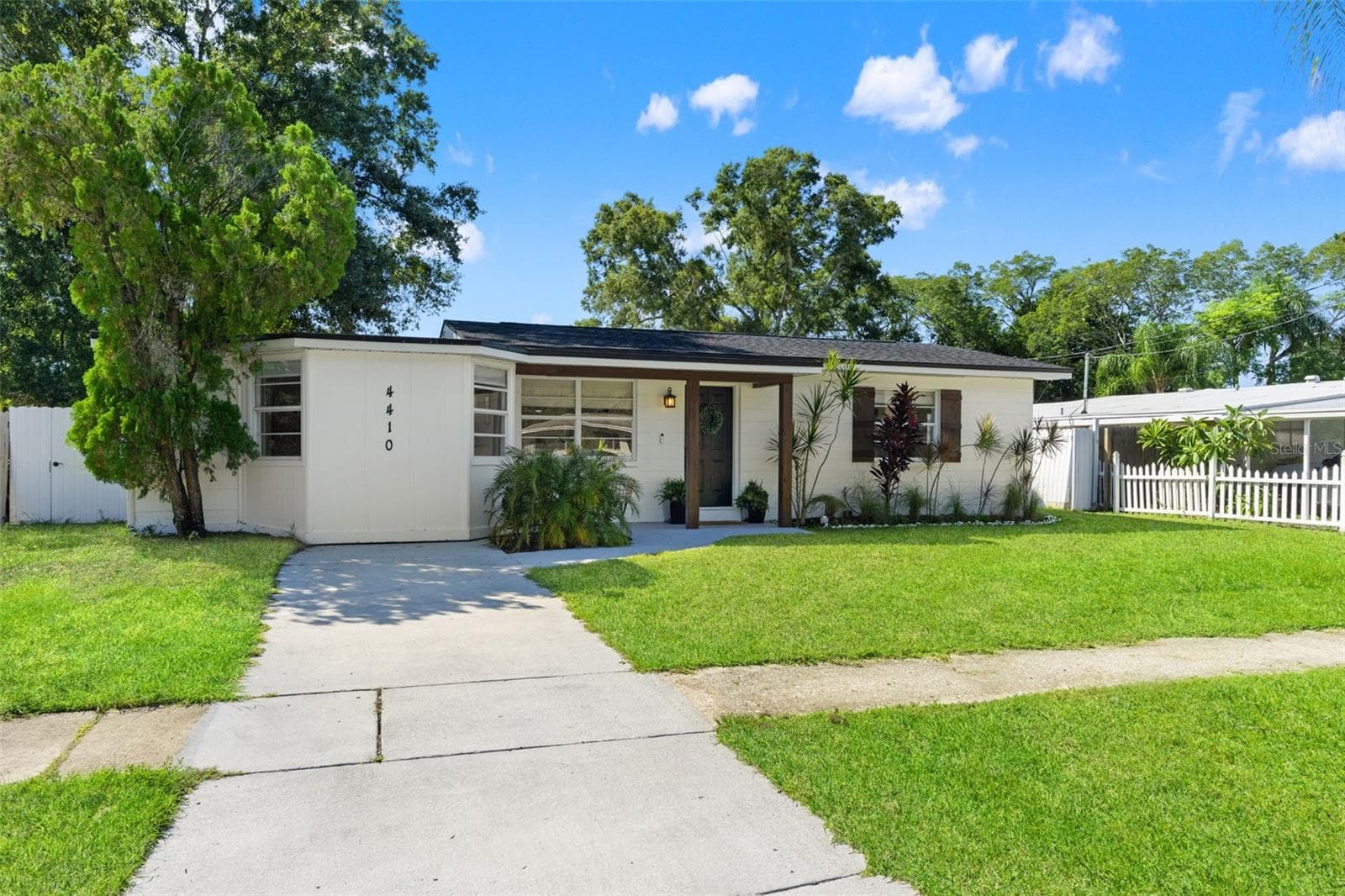 Single Family Residence at 4410 W IOWA AVE, TAMPA, photo 4 of 27