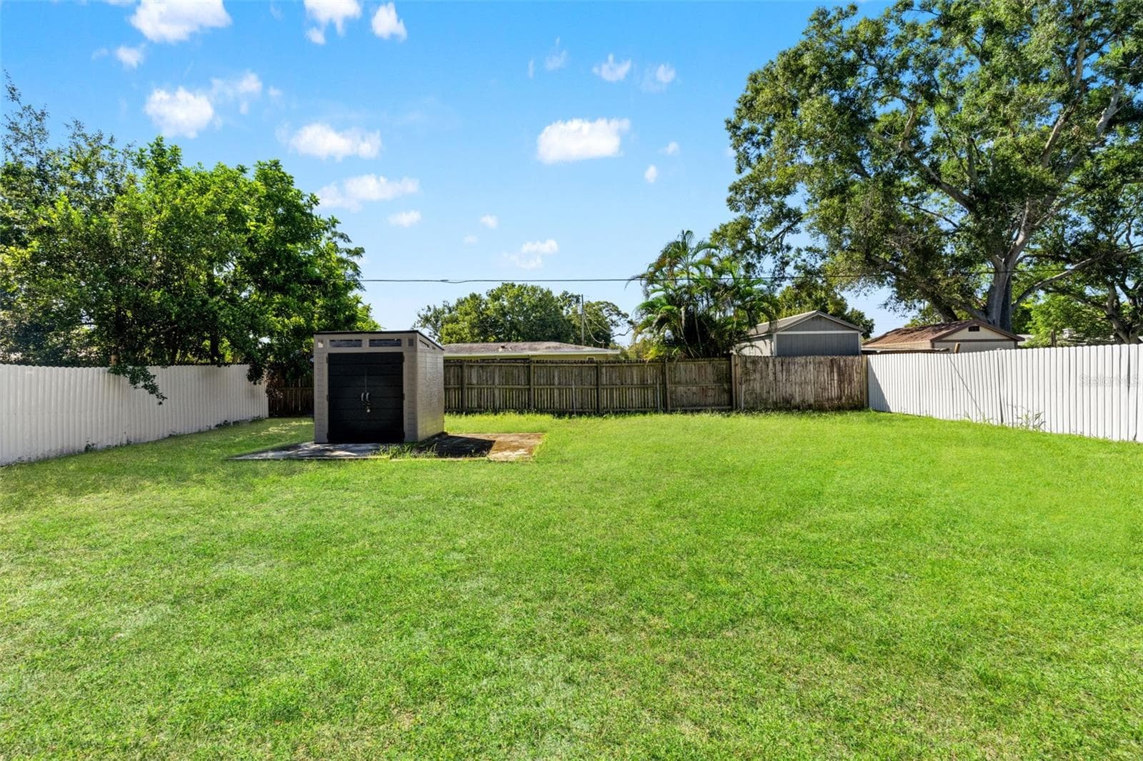 Single Family Residence at 4410 W IOWA AVE, TAMPA, photo 23 of 27