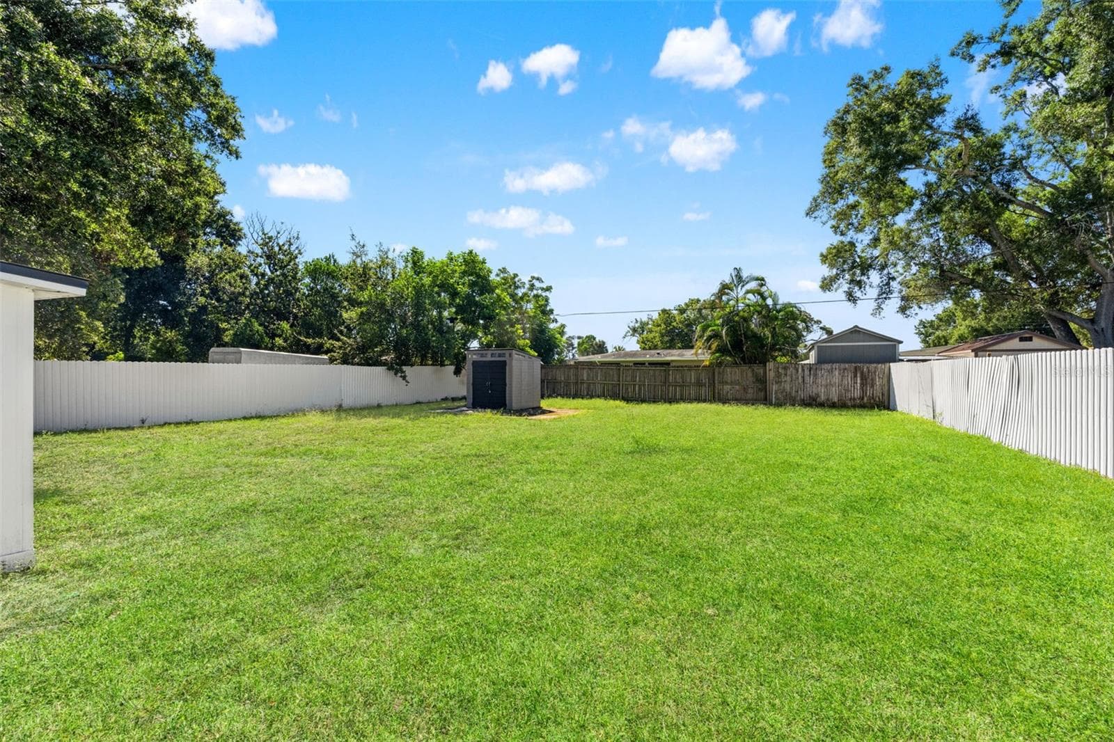 Single Family Residence at 4410 W IOWA AVE, TAMPA, photo 24 of 27