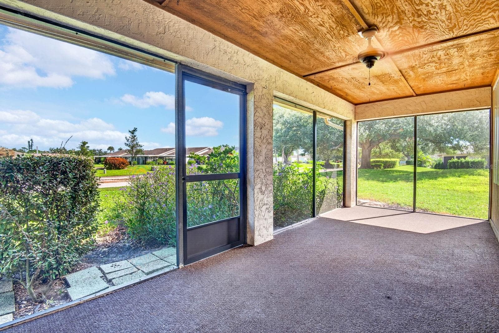 Wide open lanai lets in sunshine - 2930 64TH ST W #130, BRADENTON