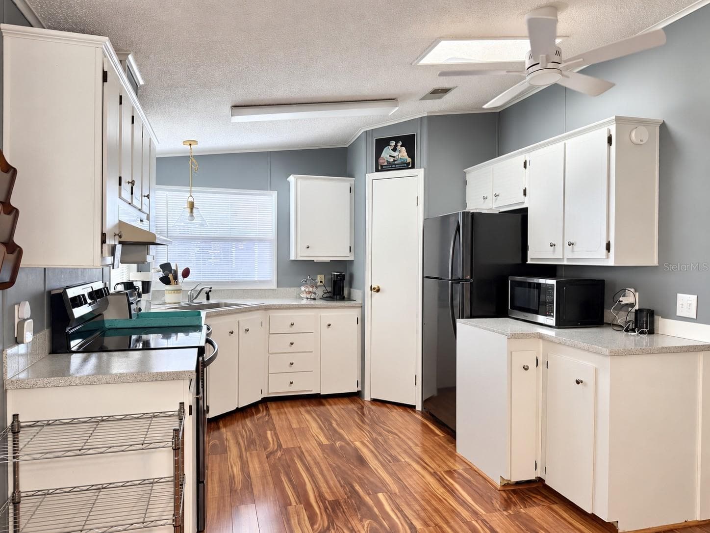 Kitchen - 37631 CAMPO AVENUE, ZEPHYRHILLS