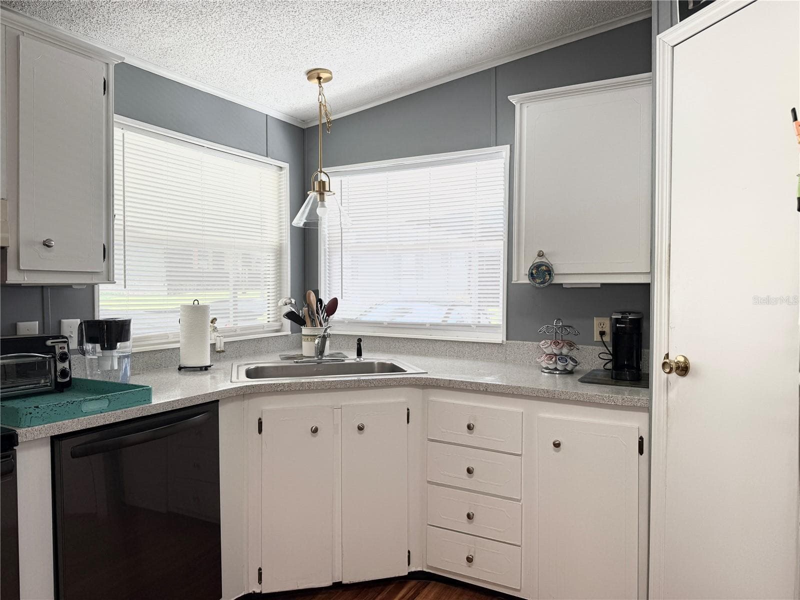 Kitchen - 37631 CAMPO AVENUE, ZEPHYRHILLS