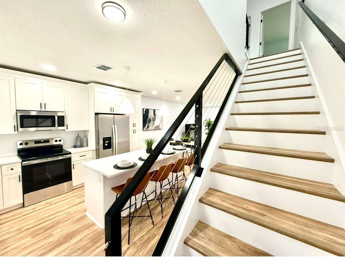 Townhouse at 8110 N GREENWOOD AVE, TAMPA, photo 6 of 16